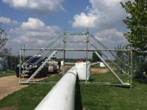 Overbrugging gasleiding met trappentoren Werfix - Denys Fluxys Machelen